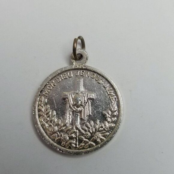 Vintage Saint Theresa Silver Tone Medallion Charm Pendant, Religious Guardian - Picture 4 of 8